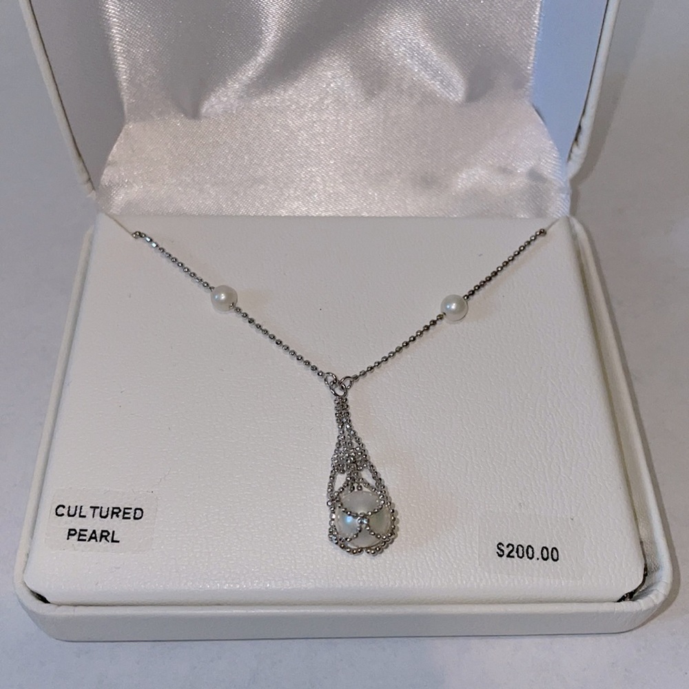 Kohl’s Sterling Silver Cultured pearl necklace